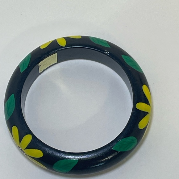 Vintage Floral Black and Yellow Wooden Bangle Bracelet - Picture 8 of 8